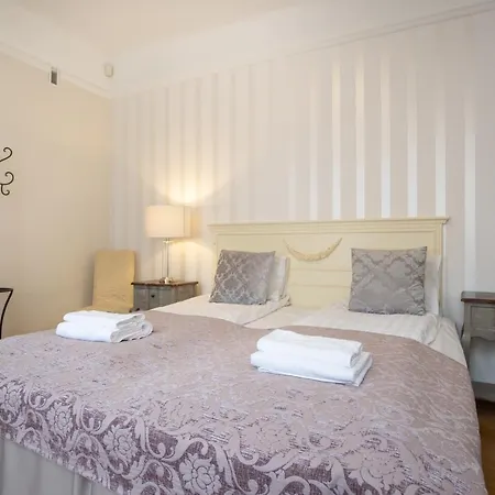 Dream - Historical 3-bedroom With Sauna