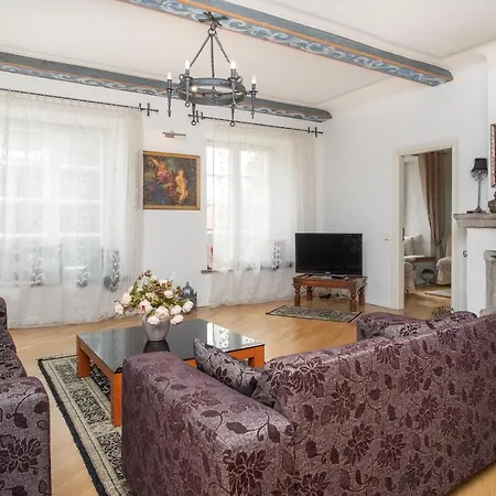 Dream - Historical 3-bedroom With Sauna