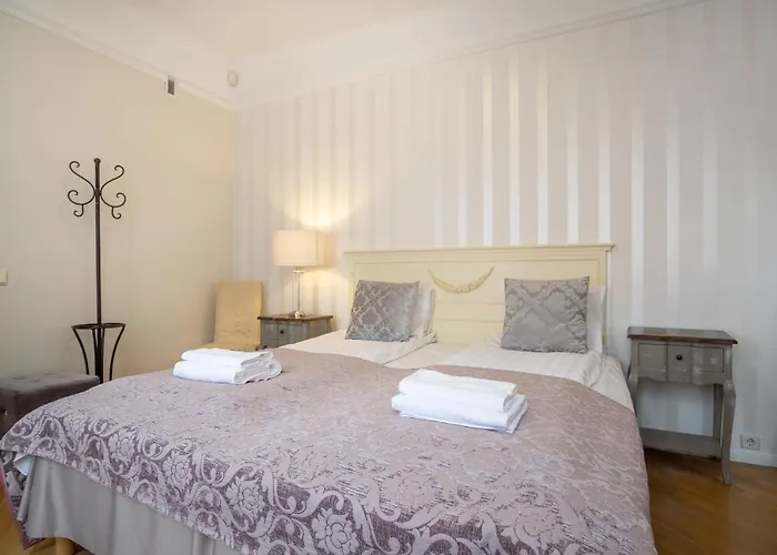 Dream - Historical 3-bedroom With Sauna