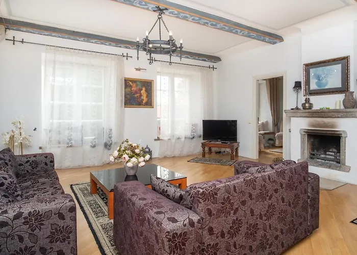 Dream - Historical 3-bedroom With Sauna