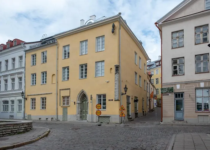 Daire Dream - Historical 3-bedroom With Sauna